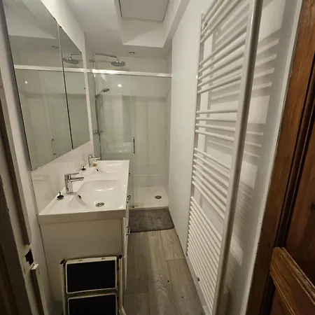 Du Menuisier بيت للعطل Saint-Georges-de-Mons